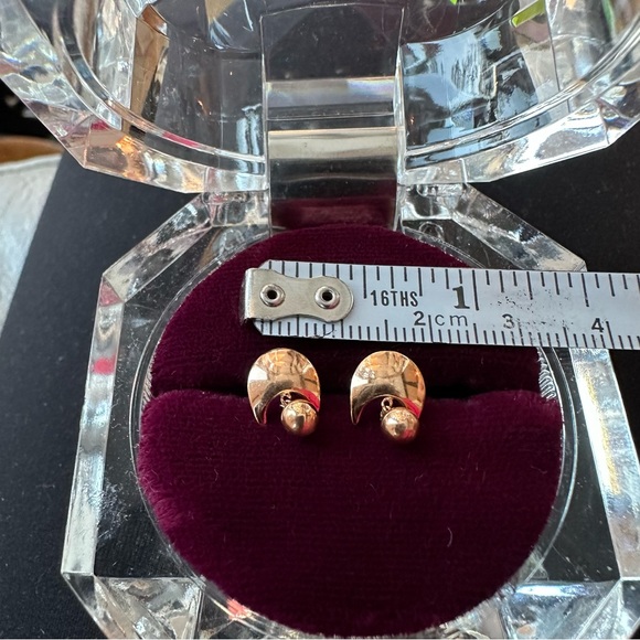 🌙 One of a kind, Unique 18K Gold Crescent Earrings - Picture 6 of 7